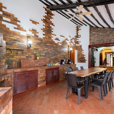 Hotel Chalet El Castillo By Majuva Ла-Тебаида Экстерьер фото
